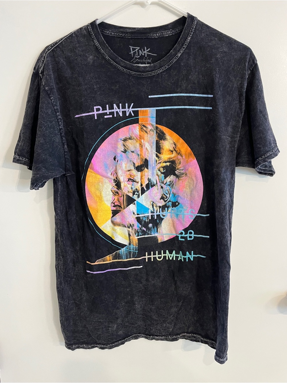 Women’s size med 2018 Pink beautiful trauma tour tee shirt